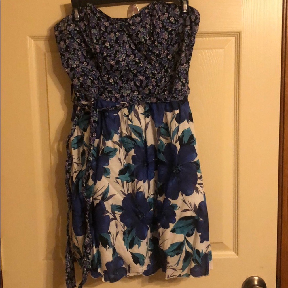 Xhilaration blue and black floral strapless dress